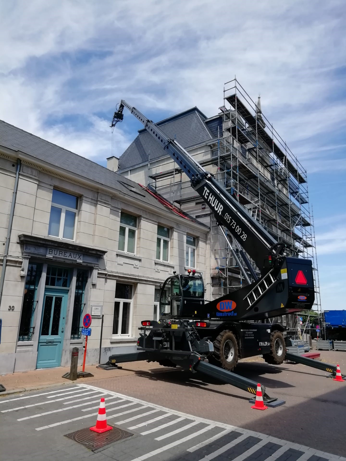 DW CONSTRUCT | Steigerbouw, Containerverhuur & Bouwservice